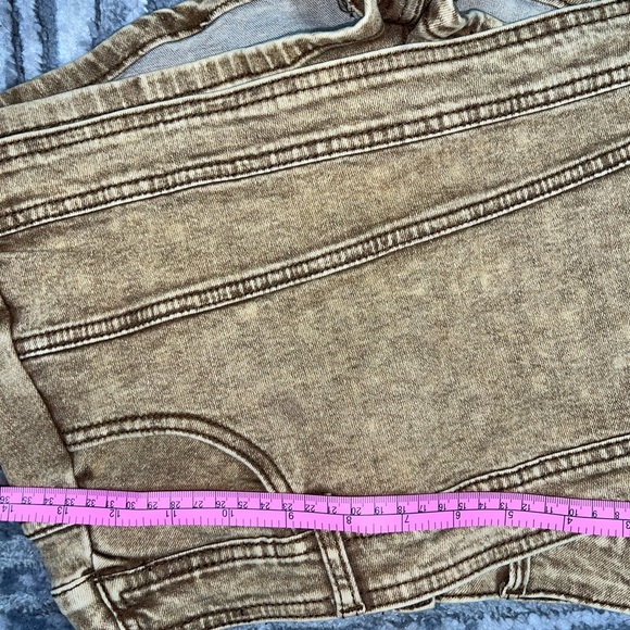 Stylish Tan Women's Shorts - Picture 7 of 7